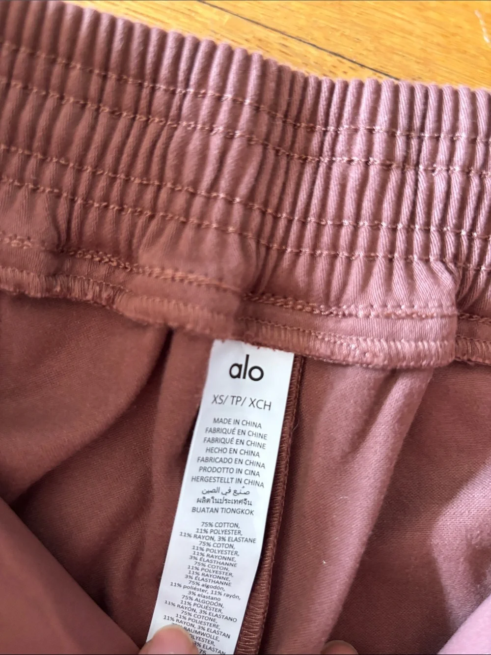 Alo High-Waist Wide Leg Cargo Pants - Dusty Mauve